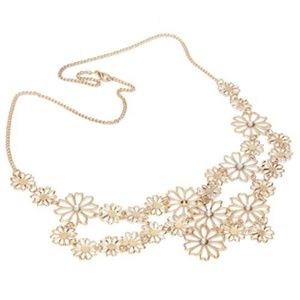 Pretty Lady Camellia Bib Flower Pendant Necklace